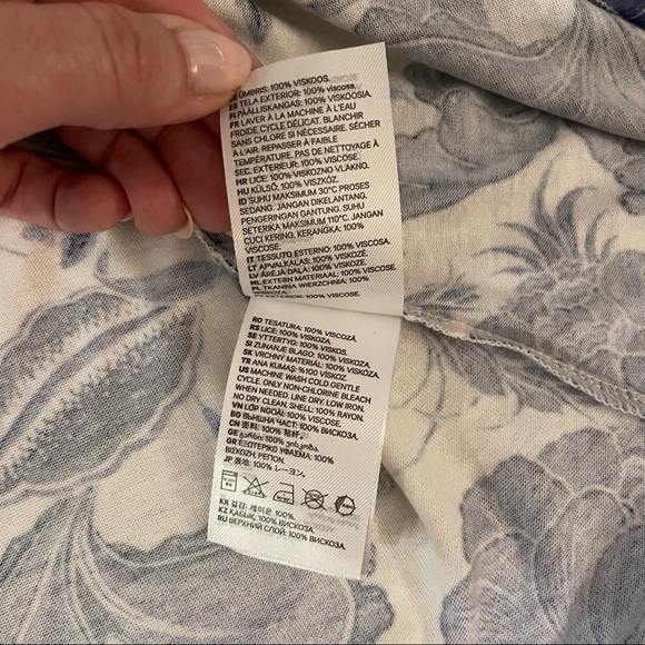 H&M Blue and White Floral Swing Dress Size Small - Picture 12 of 13